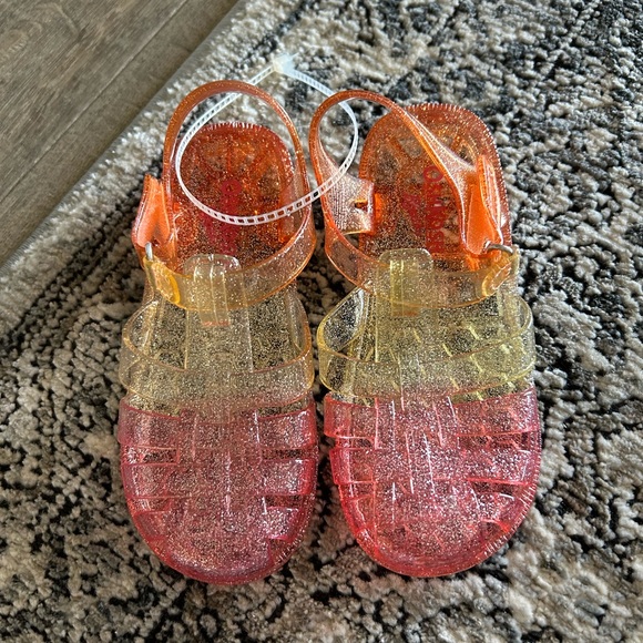 Osh Kosh b'gosh jelly sandals NEW - Picture 5 of 5